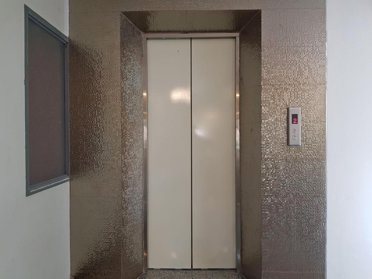 Boonthavon Aparthotel Чиангмай Екстериор снимка