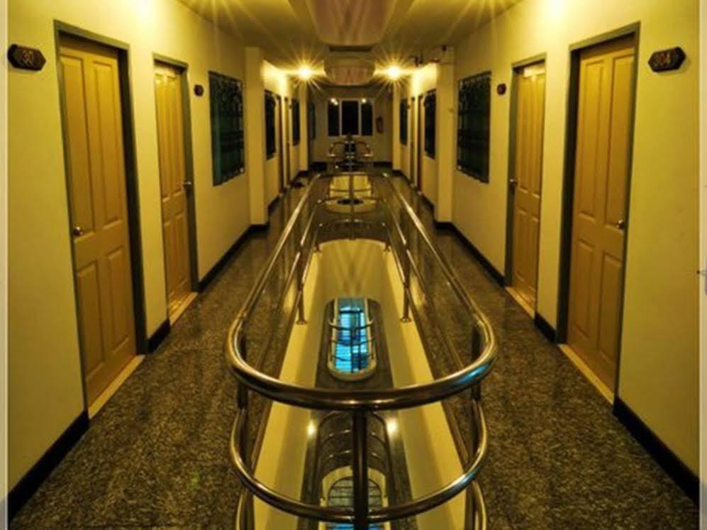 Boonthavon Aparthotel Чиангмай Екстериор снимка