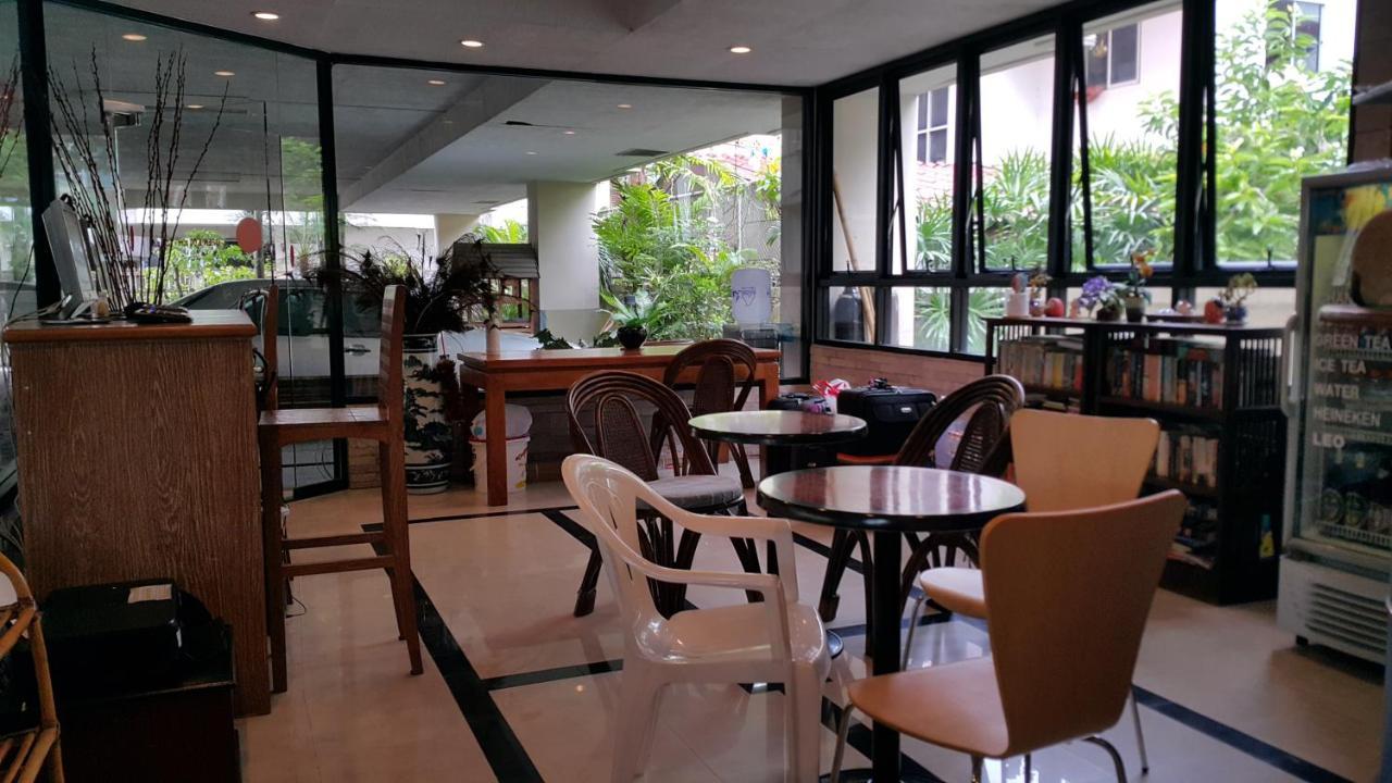 Boonthavon Aparthotel Чиангмай Екстериор снимка