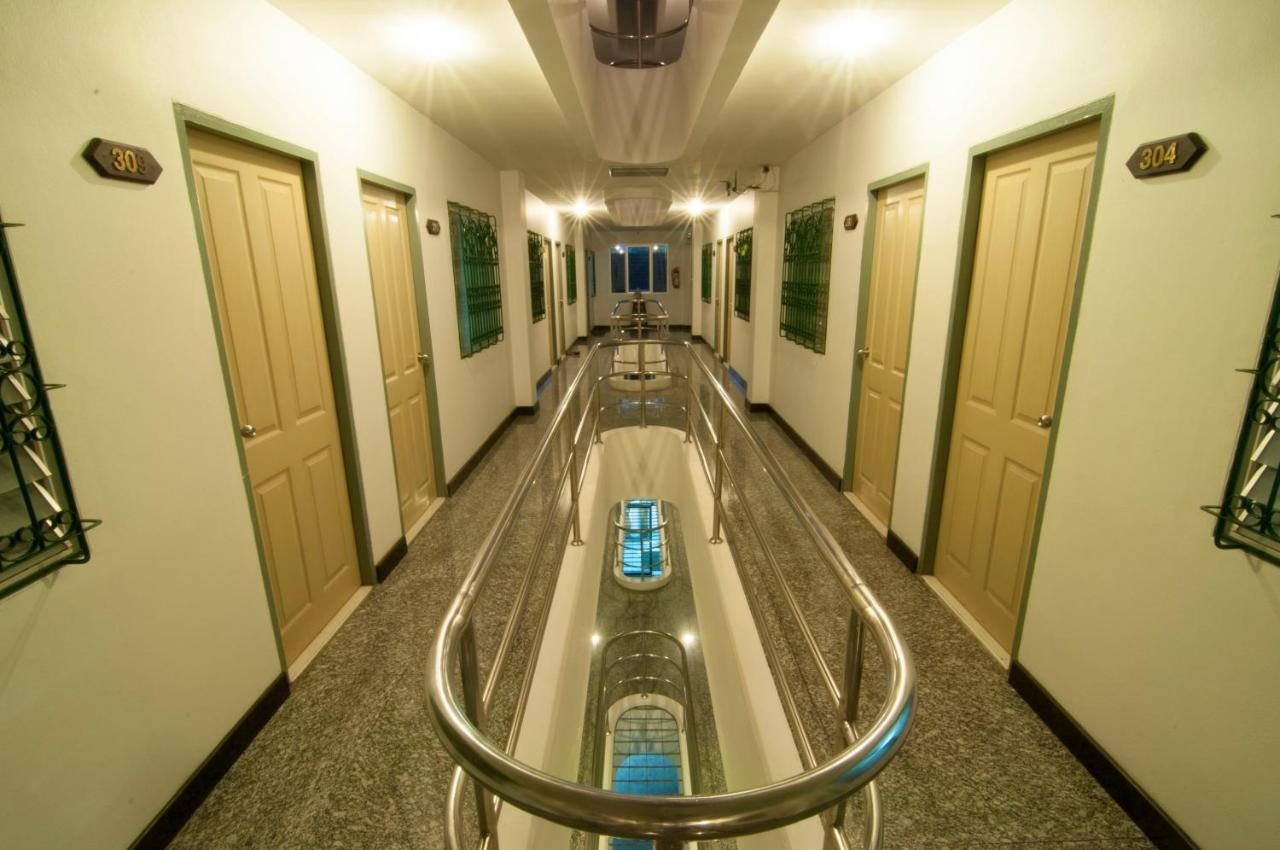 Boonthavon Aparthotel Чиангмай Екстериор снимка
