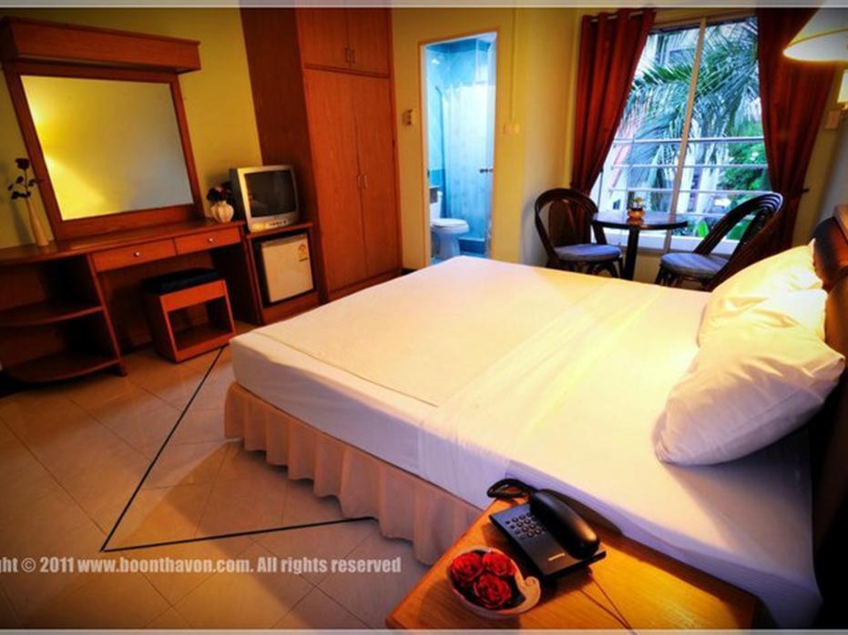 Boonthavon Aparthotel Чиангмай Екстериор снимка