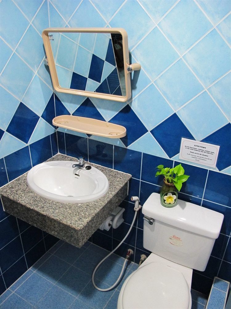 Boonthavon Aparthotel Чиангмай Екстериор снимка